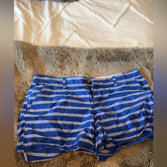 Old Navy size 12 blue striped shorts - Picture 1 of 3